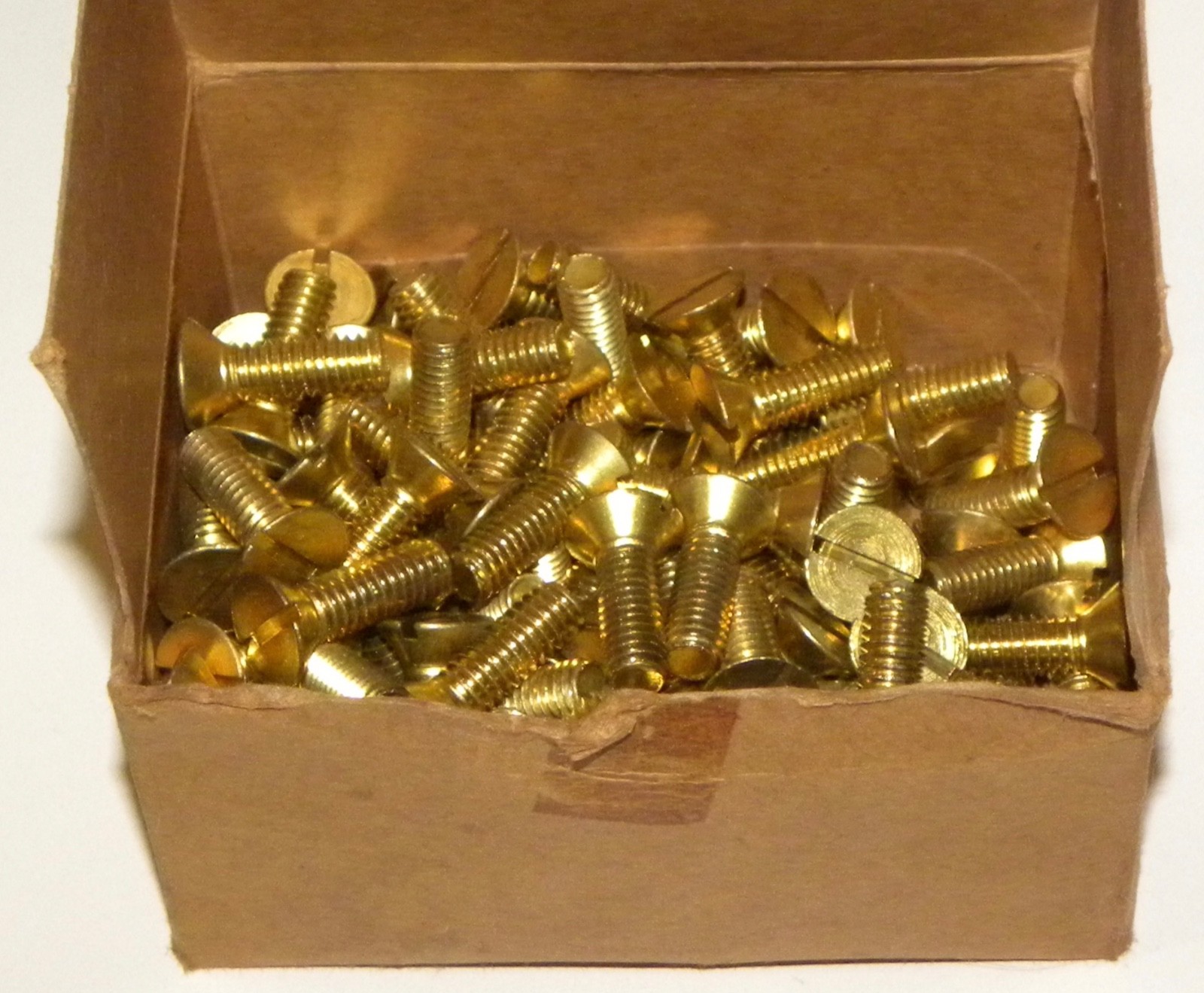 ATLAS 5/16″-18 x 1″ Slotted Drive Flat Head Brass Machine Screws ~ Box 100 +/-