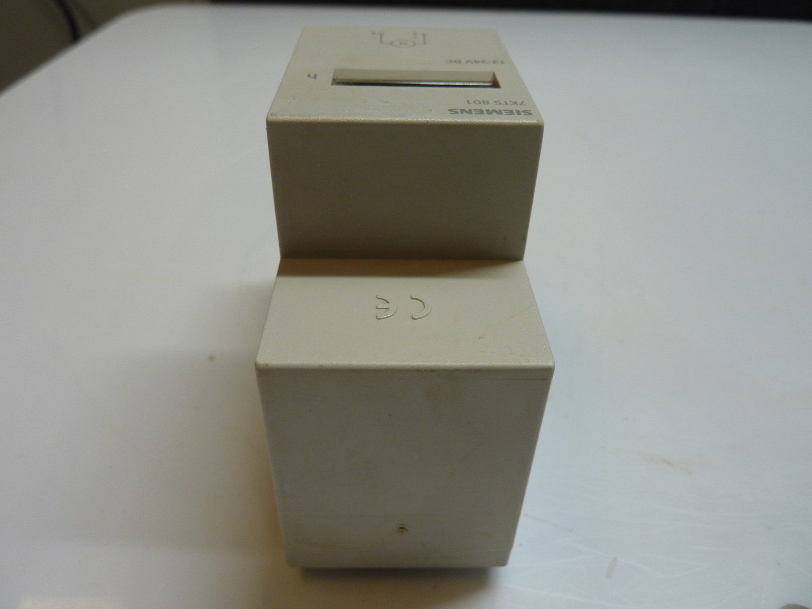 SIEMENS 7KT5 801 TIME COUNTER 12-24VDC (31950)