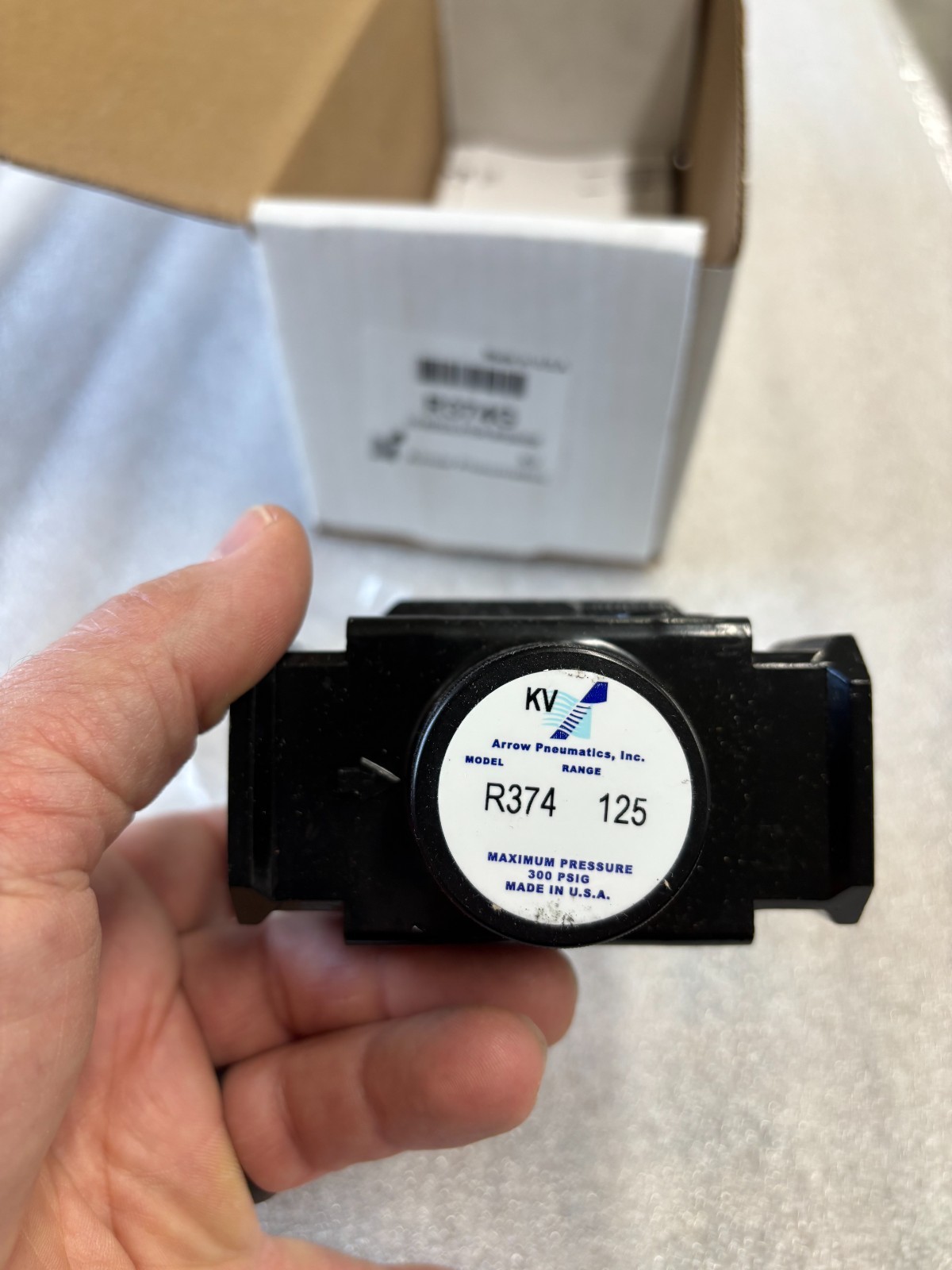NEW OPEN BOX ARROW R374G 1/2′ REGULATOR W/GAUGE NSFB (in house code #742)