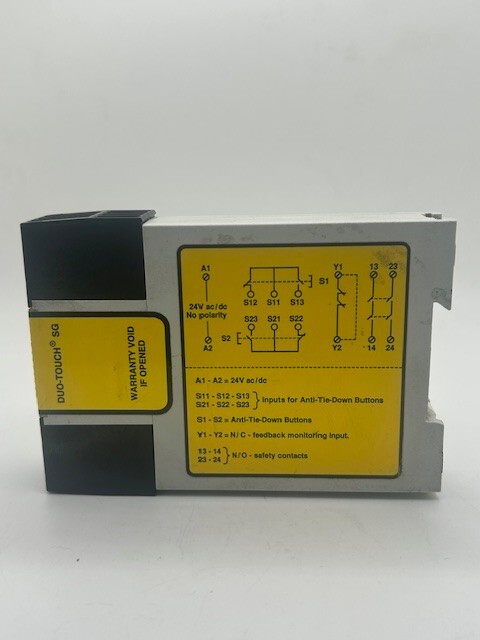 BANNER AT SERIES DUO-TOUCH TWO HAND CONTROL SAFETY RELAYS AT-FM-10K