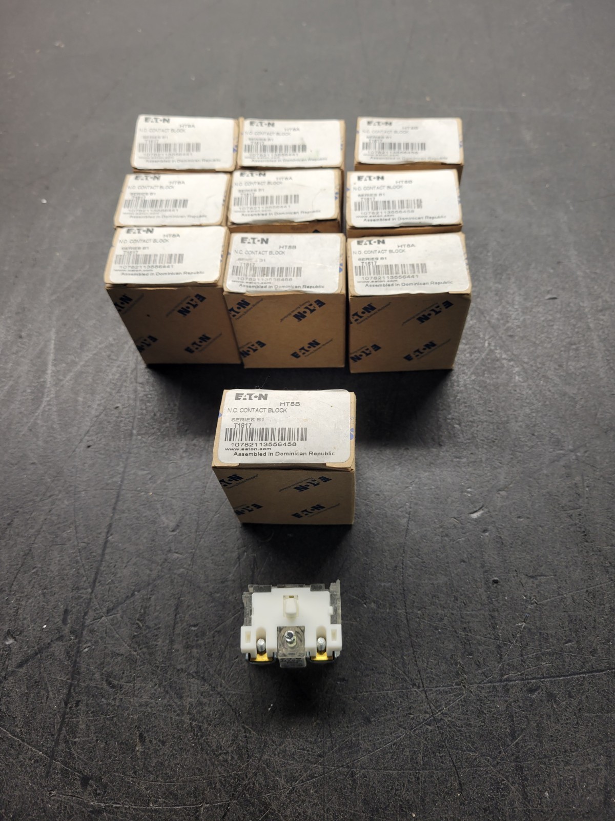 Eaton HT8B Contact Block. Lot of 10.
