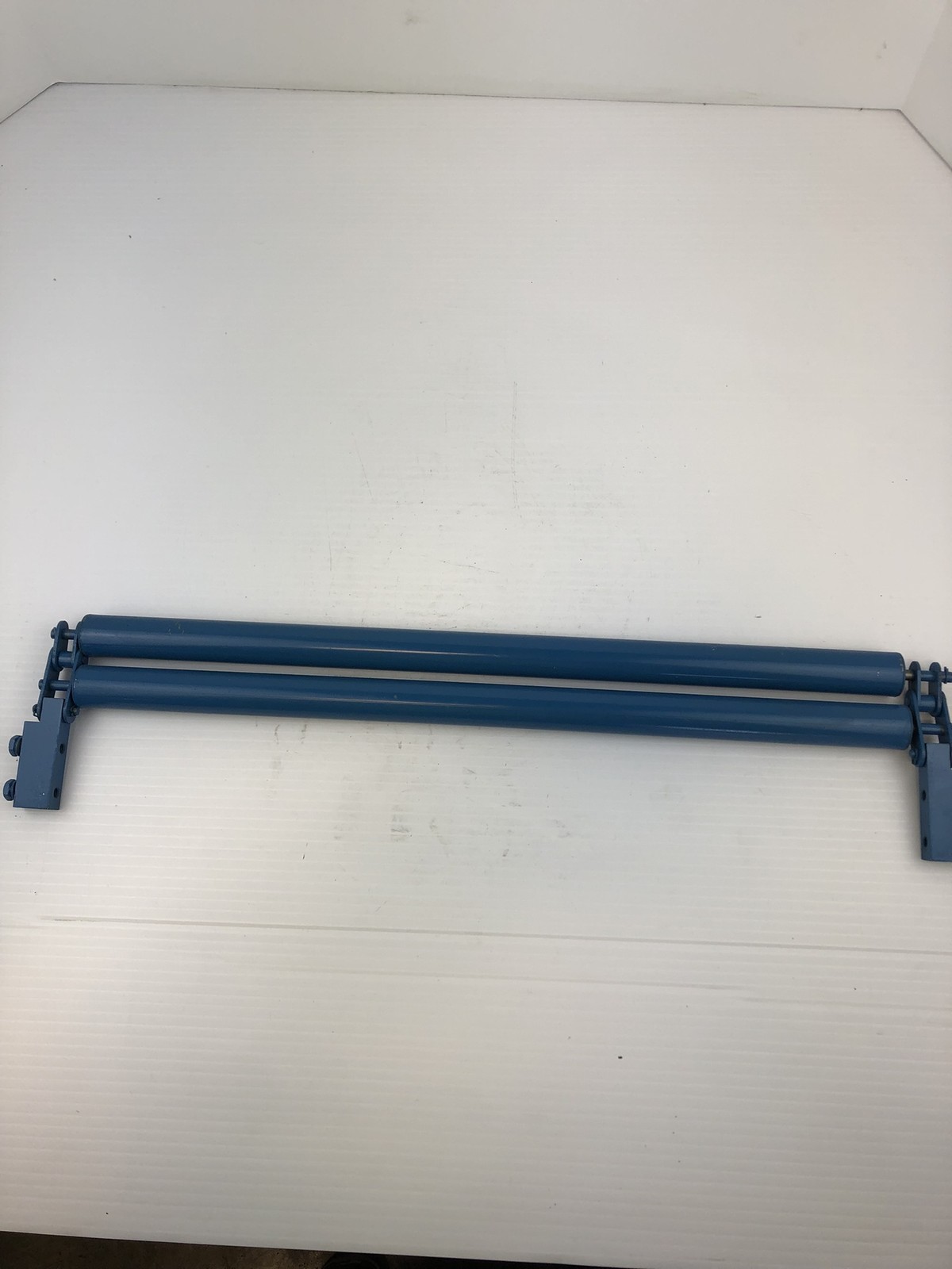 Industrial Paper Separator – Conveyer Rollers – 2 Rollers Per Bar Painted Blue
