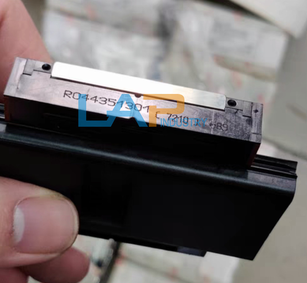 QTY:1 NEW FOR Rexroth Ball slide R044351301