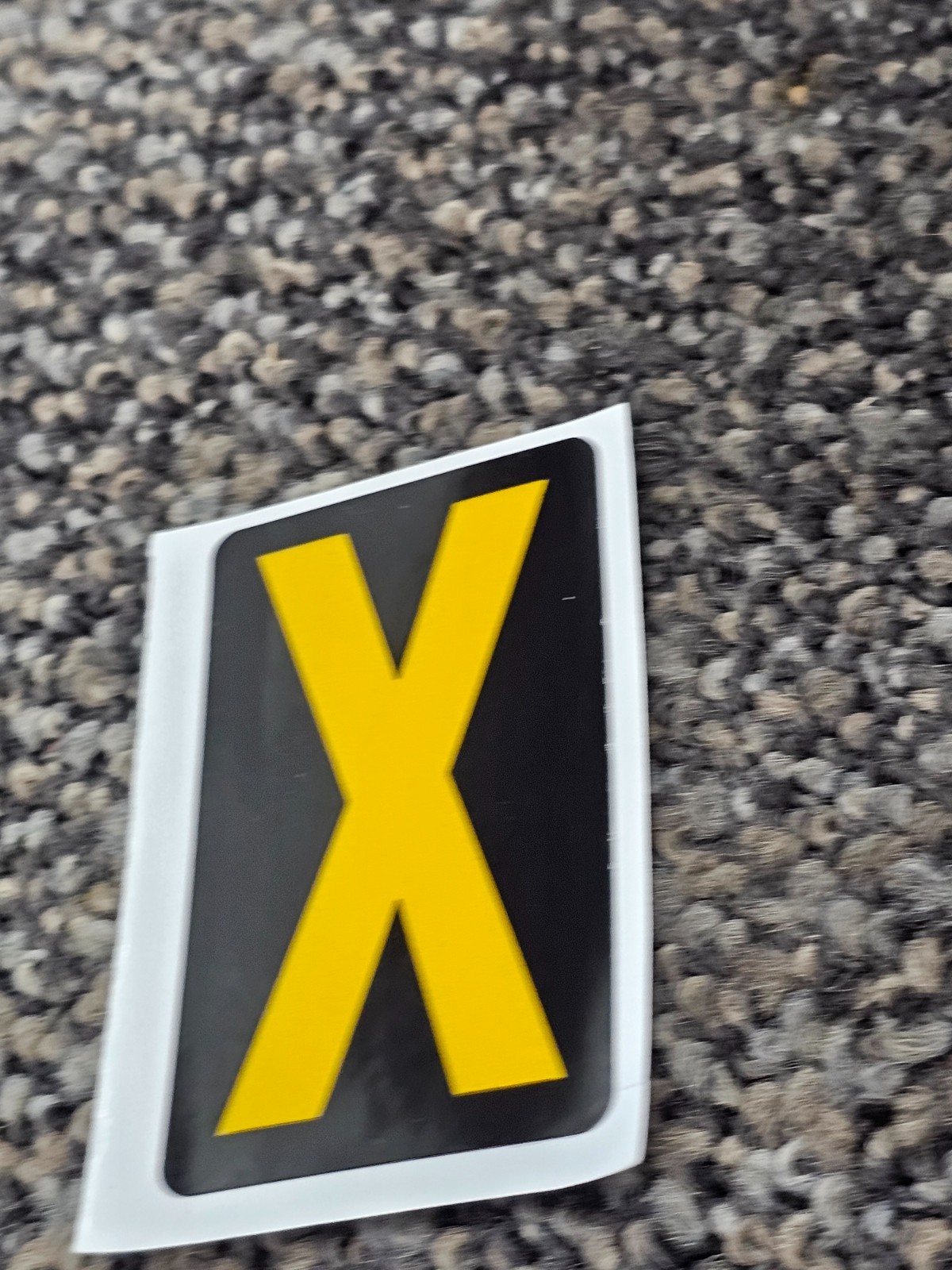 (QTY 100) Electromark 2.875 x 1.75 Yellow on Black Engineer Grade Reflective X