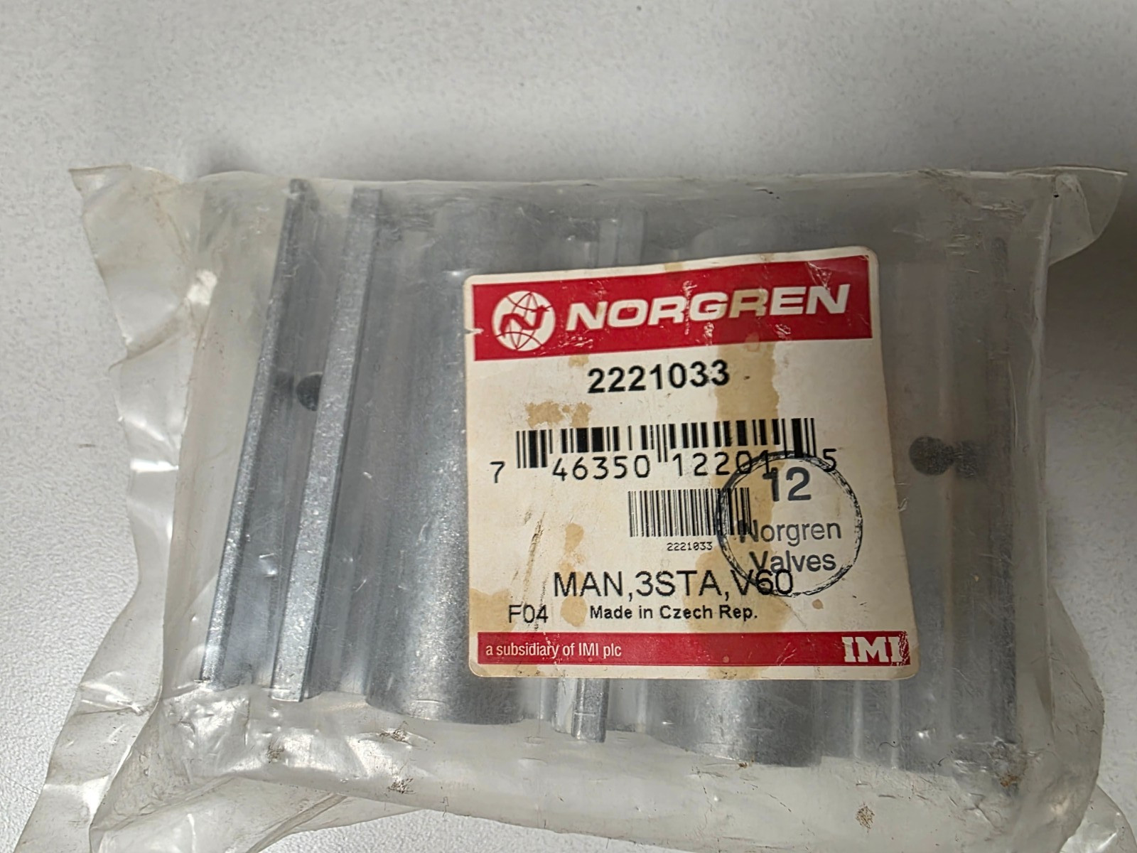 NORGREN 2221033 Norgren V60, 3 Station Fixed Manifold – New In Original Box