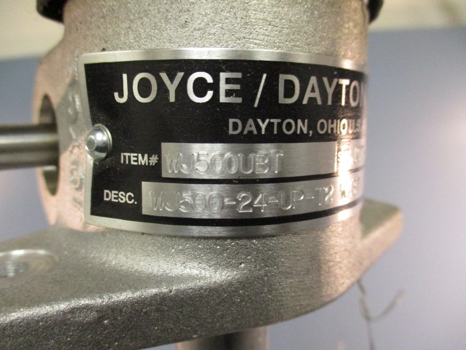 Joyce/Dayton WJ500UBT Machine Screw Jack 24″ Stem, Mechanial Upright Actuator