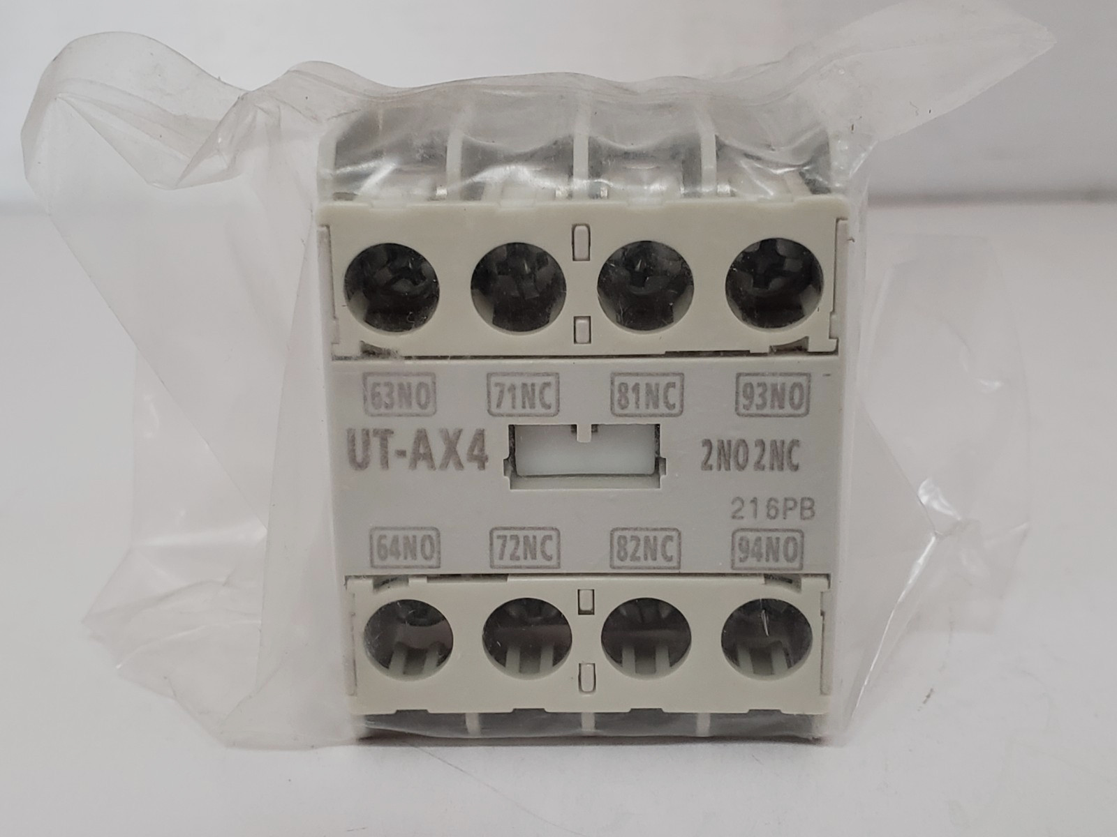 MITSUBISHI UT-AX4 2A2B AUXILIARY CONTACT BLOCK 2NO 2NC NIB