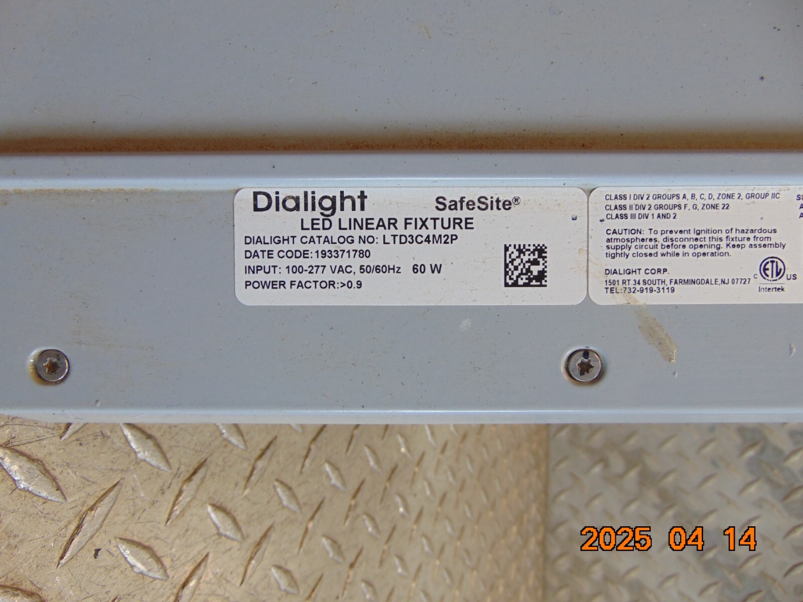 DIALIGHT LTD3C4M2P SAFESITE LED LINEAR FIXTURE