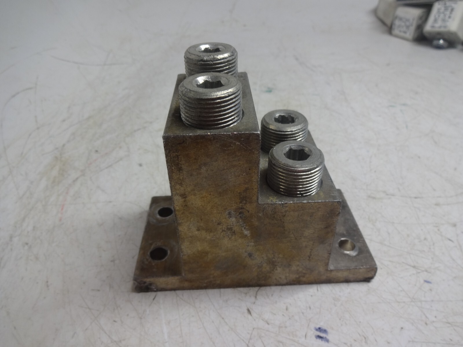CMC PV4-600 / 600KCMIL-2 / CU9AL / Mechanical Lug