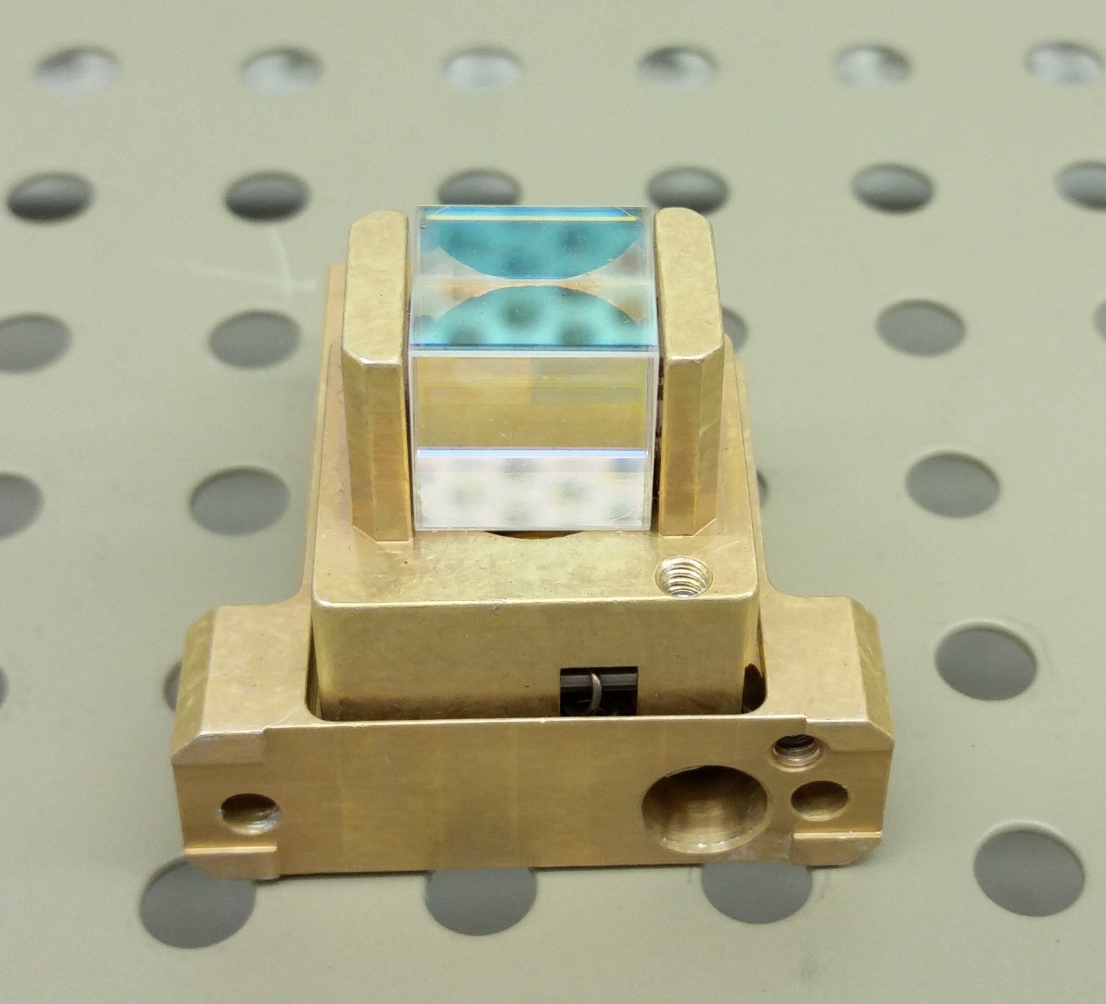 Thorlabs 1/2″ Polarizing Beamsplitter Cube 900–1300nm & Laser Optic Mount Adjust