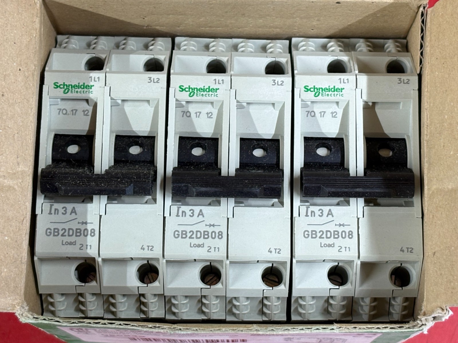 3-PACK SCHNEIDER ELECTRIC GB2DB08 THERMO MAGNETIC CIRCUIT BREAKER 3 AMP 2 POLE