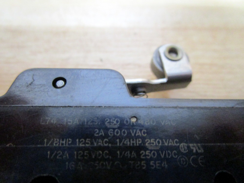 Micro Switch BZ-2RW822T Honeywell Roller Lever Switch BZ2RW822T (Pack of 2)