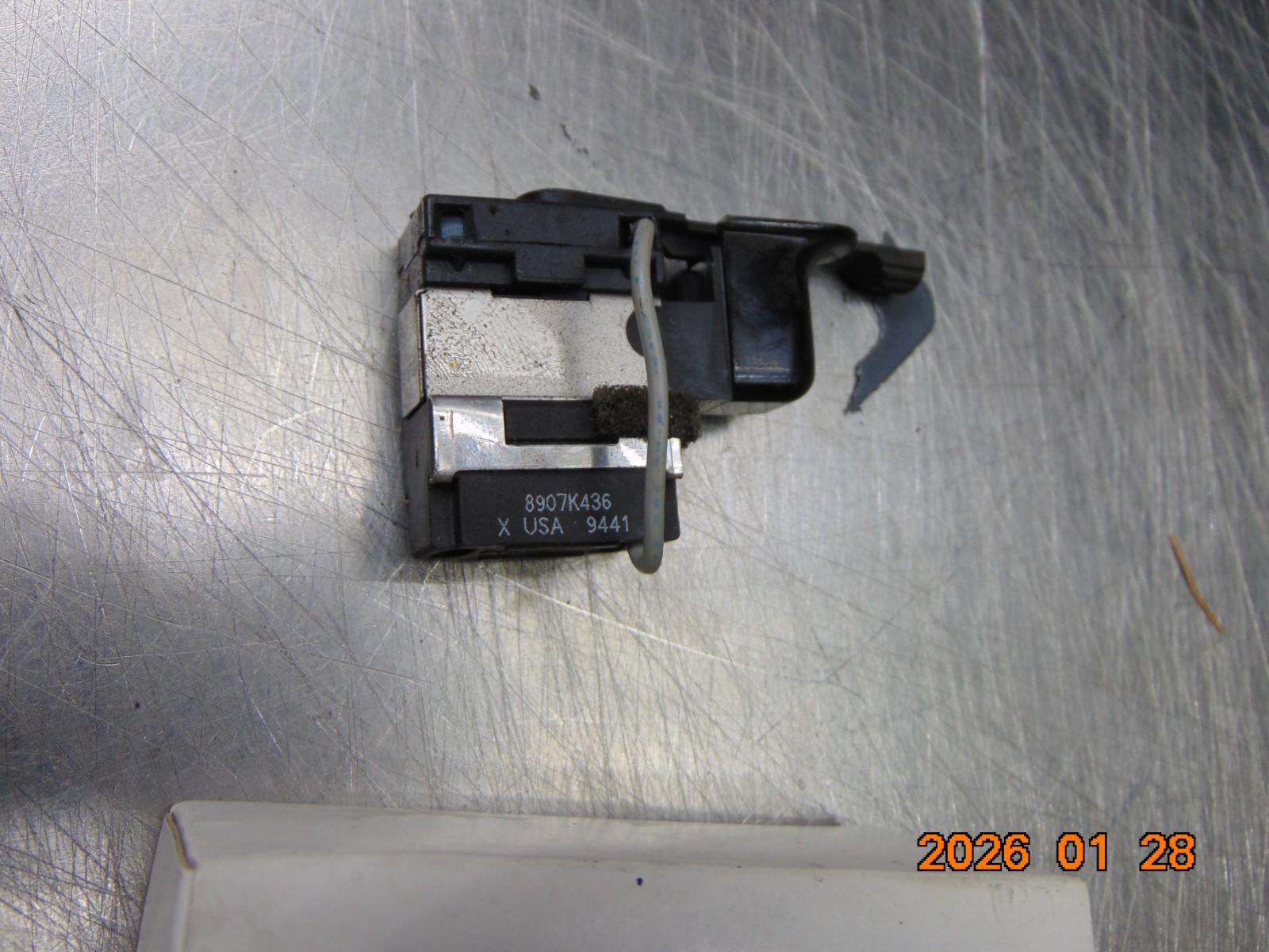 HITACHI 995-426 SWITCH (2P PLUG IN TYPE) W/O LOCK MODEL D 10DD – FREE SHIPPING