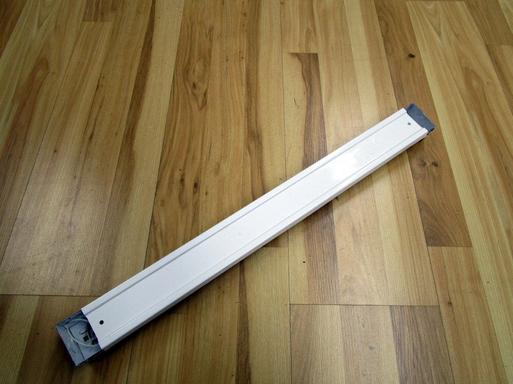 Lithonia Lighting GEB101S Low Profile Strip Lamp