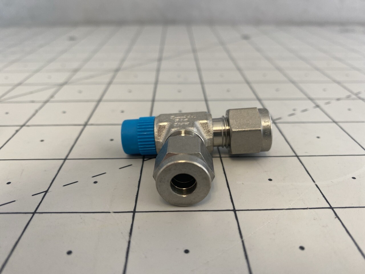 Swagelok Tube Fitting, Male Run Tee PN: SS-200-3-4TMT