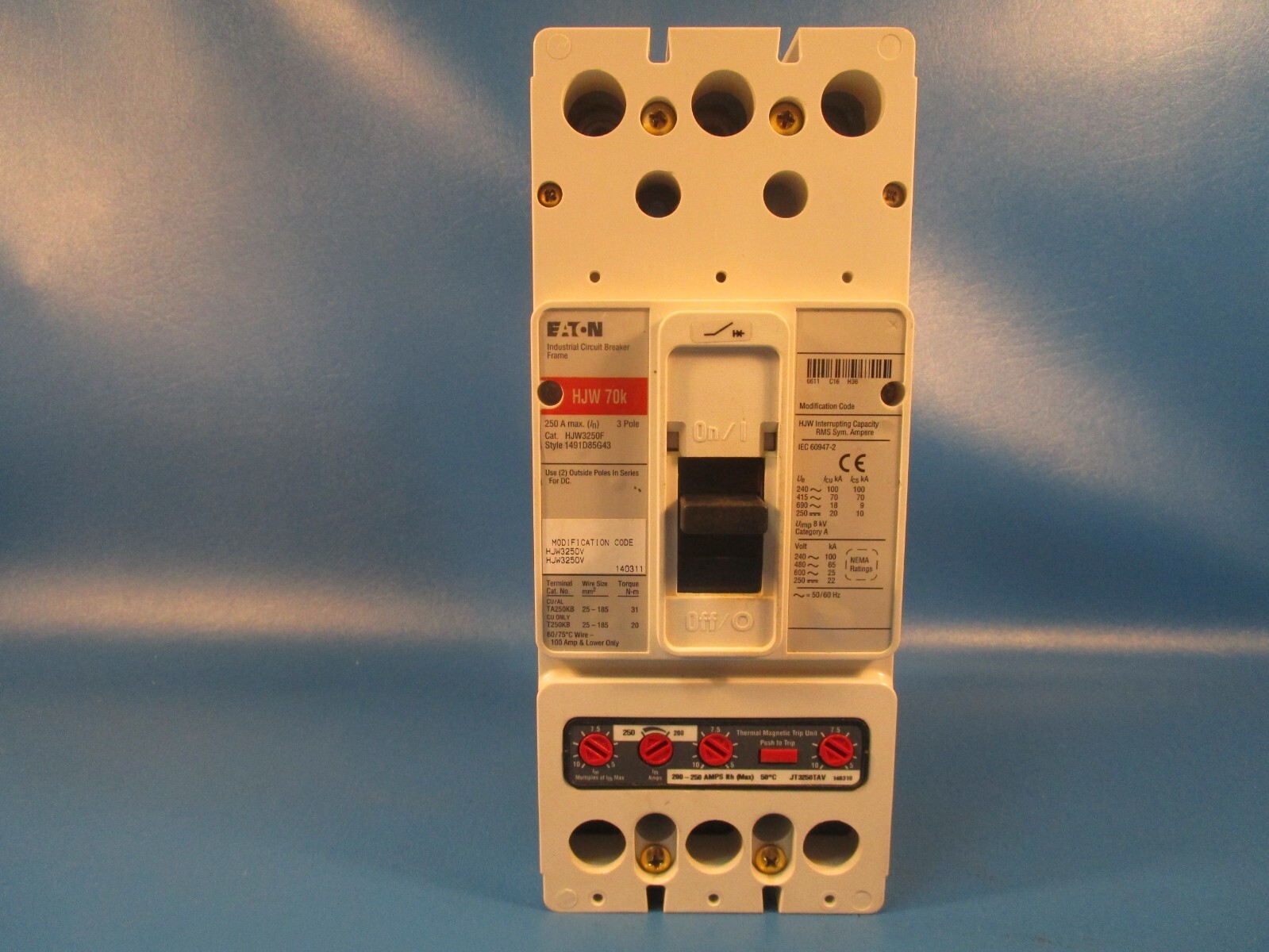 Eaton HJW3250V Molded Case Breaker HJW 3 Pole, 250A 690V 50/60Hz