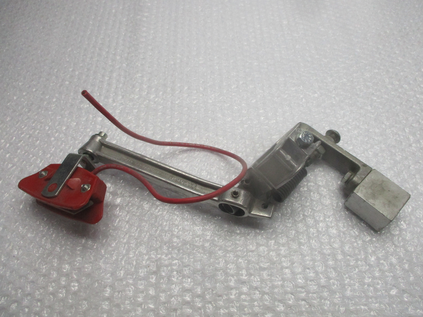 INSUL-8 256B 30A #10AWG COLLECTOR ARM ASSEMBLY UNMP