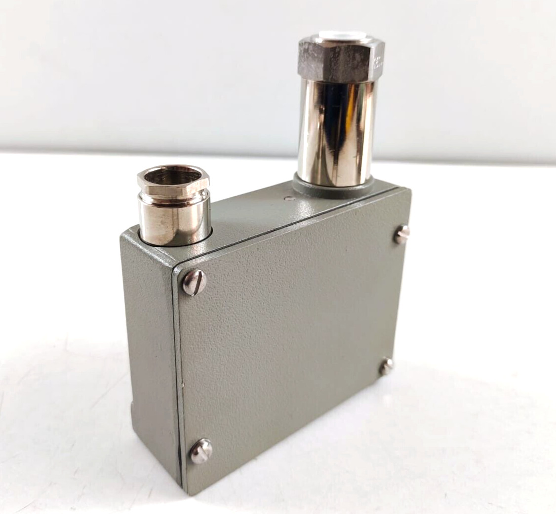 Trafag 8202 Pressure Transmitter Range: 0…2.5 bar, Max. Range: 6 bar, 10…36 Vdc