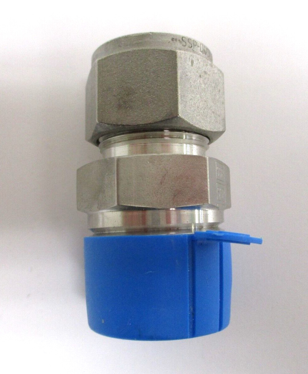 DUOLOK SSP , ISSD10MC12 , 3/4″ MNPT X 5/8″ TUBE FITTING , LOT OF 5 , SURPLUS