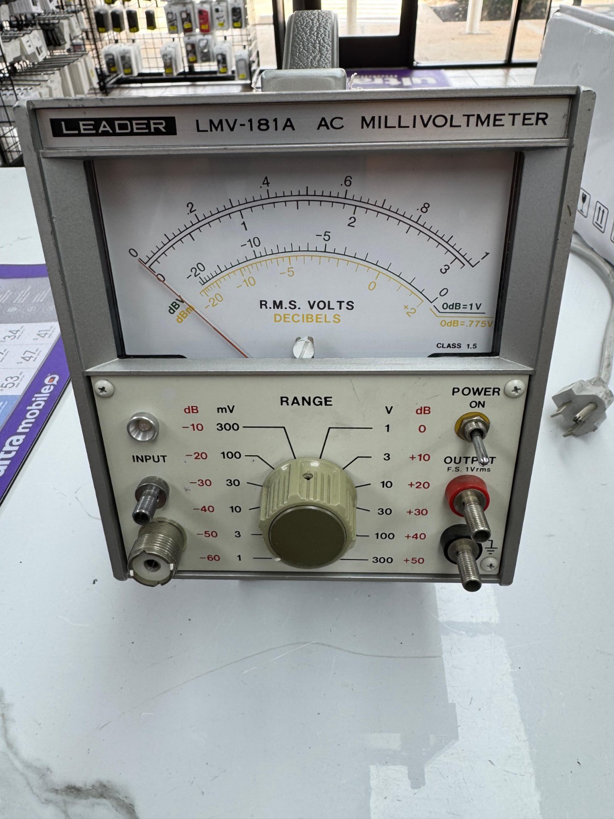 LEADER LMV-181A AC MILLIVOLTIMETER