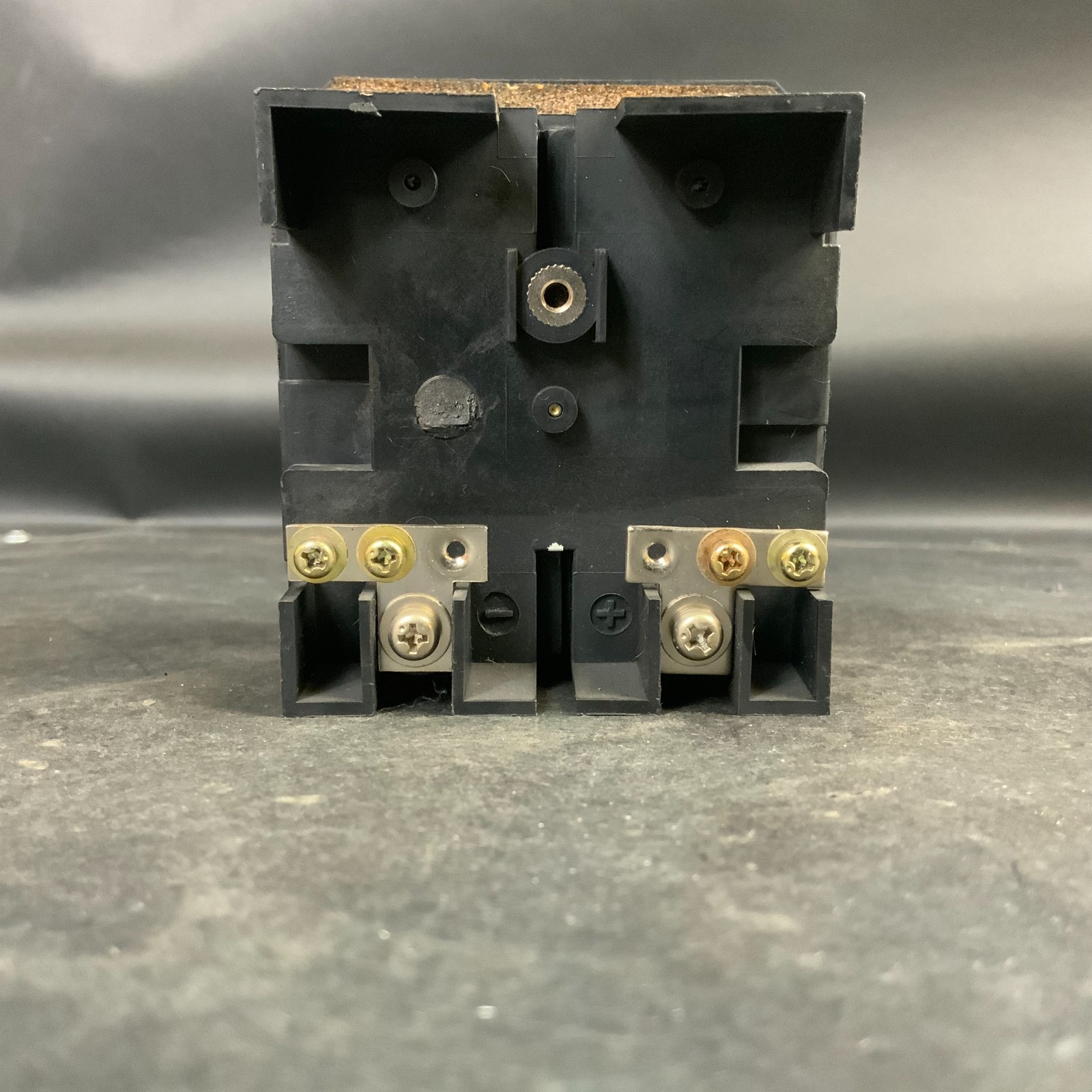 FANUC A02B-0236-C281 BATTERY HOLDER ($65 OBO)