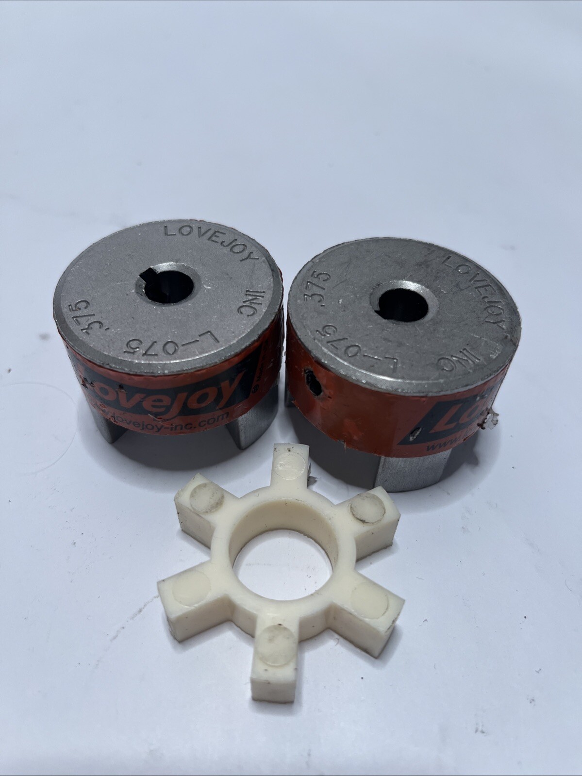 LOVEJOY L-075 .375 L075.375 Jaw Coupling Hubs With Spider Insert NEW