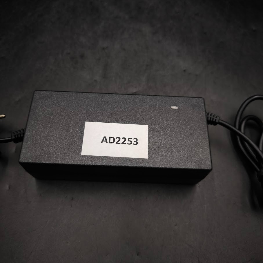 Shenzhen Jingyuecheng JYC-13P03-80W-B Lithium Battery Charger 42V-2A Working