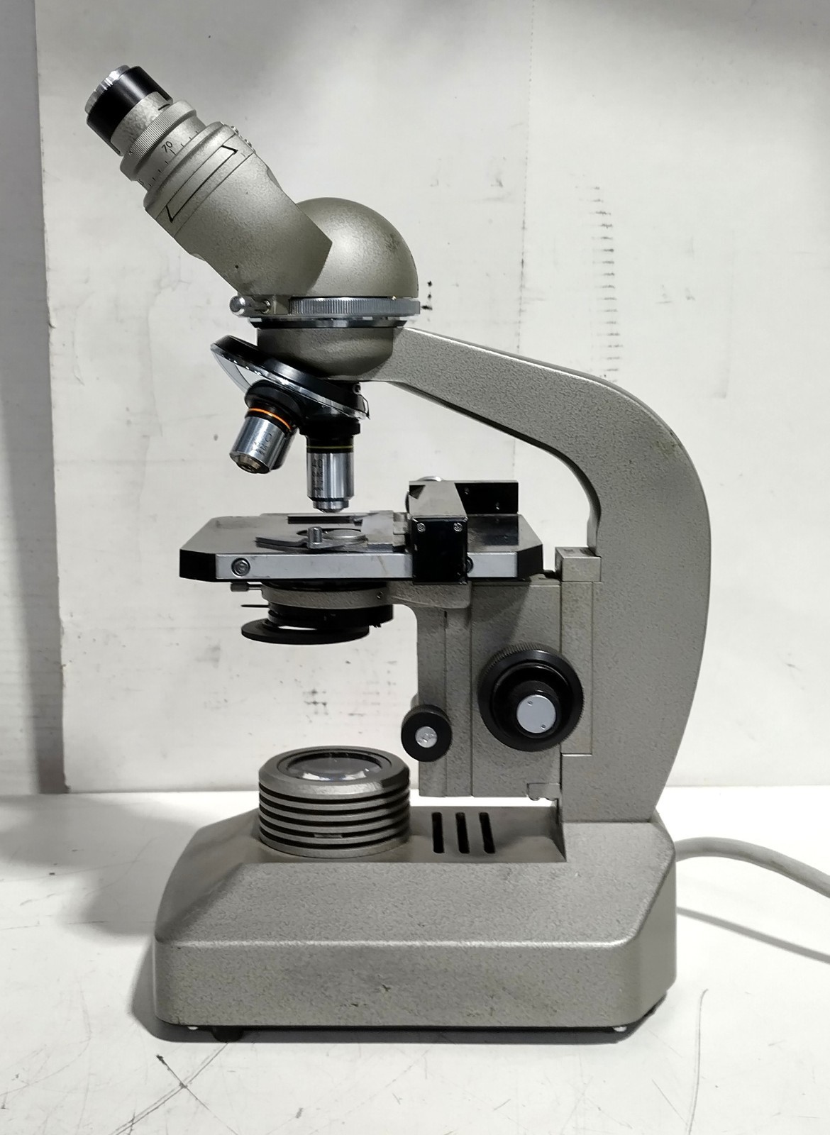 Olympus Tokyo Japan 256547 120V 20W Vintage Binocular Microscope – Untested