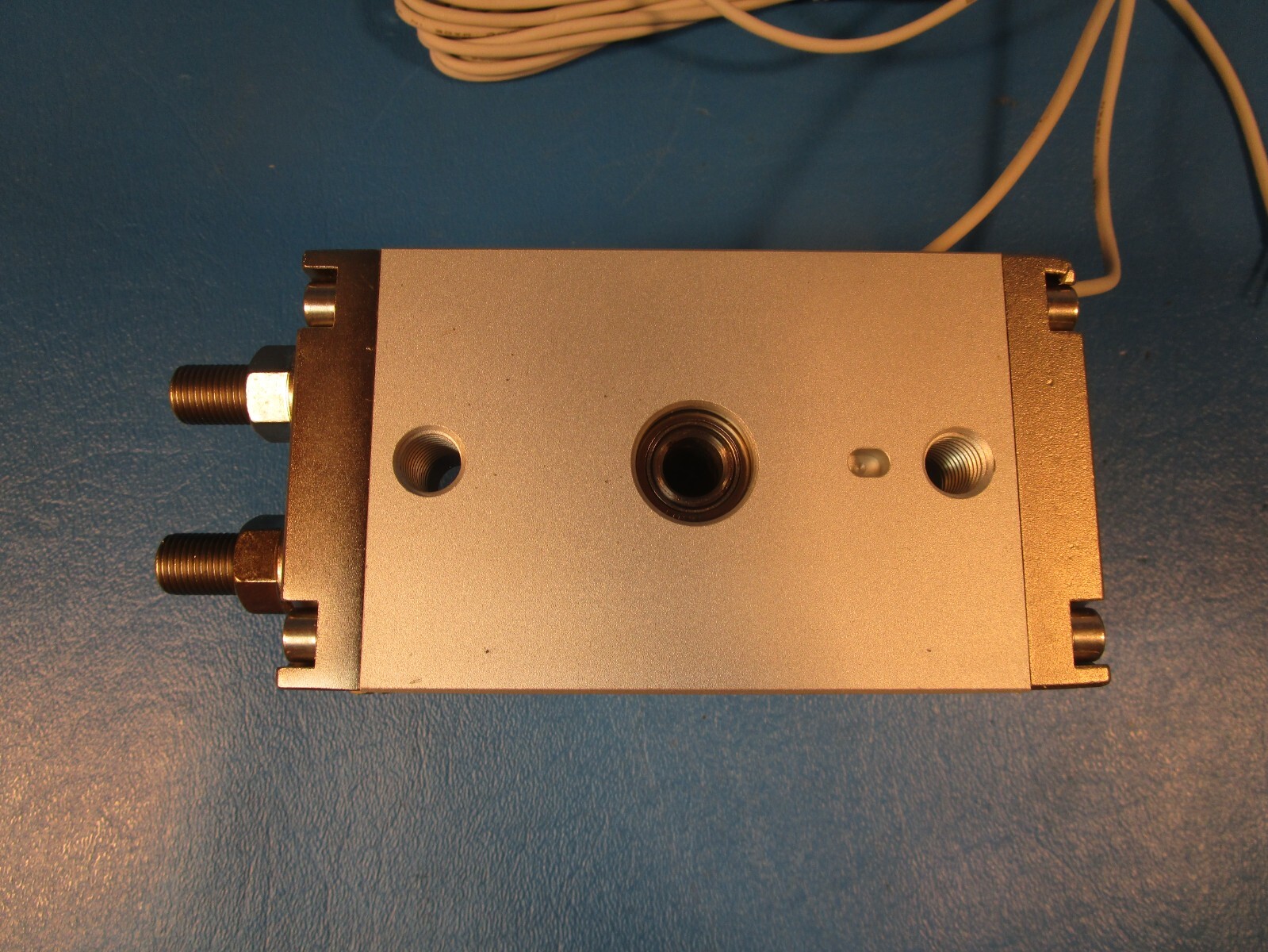 SMC MSQB20A-A93L, ROTARY ACTUATOR With TABLE