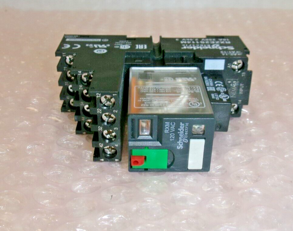 SCHNEIDER ELECTRIC RXM4AB2F7 RELAY 120VAC W/ RXZE2S114M RELAY SOCKET
