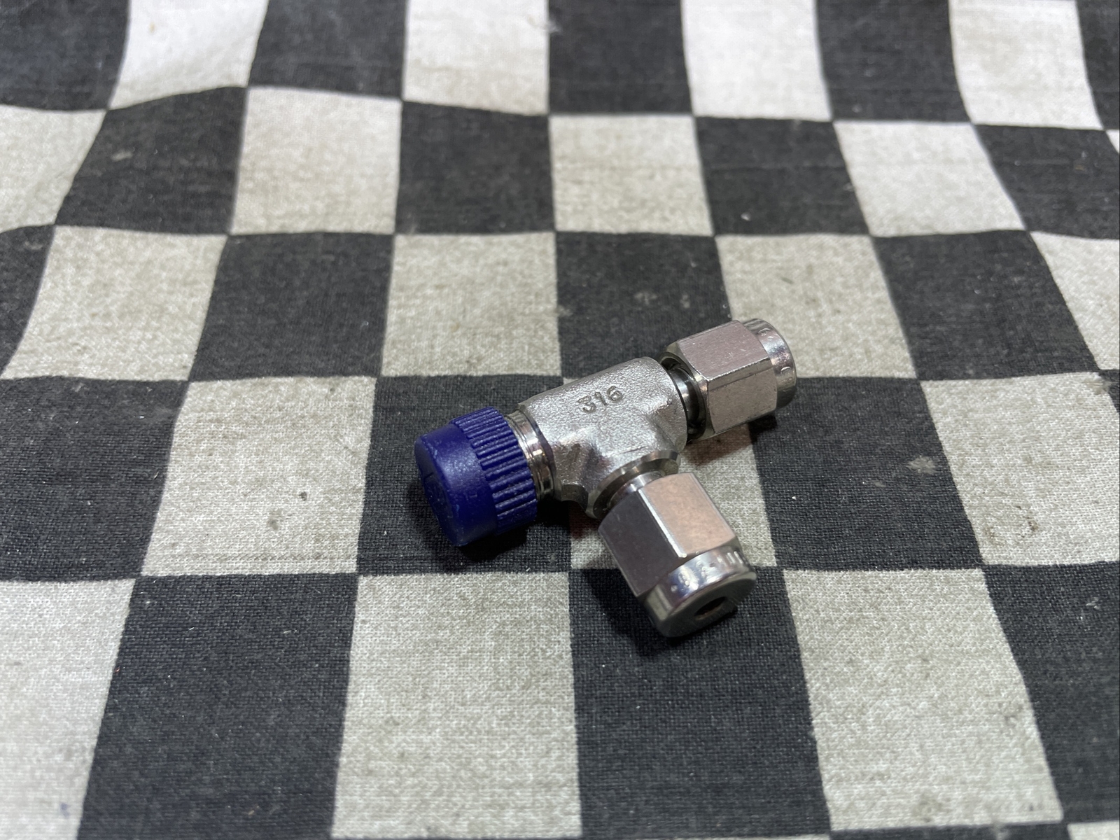 SWAGELOK SS-200-3TMT, SS2003TMT, Male Run Tee 1/8″, SHIPSAMEDAY #T26