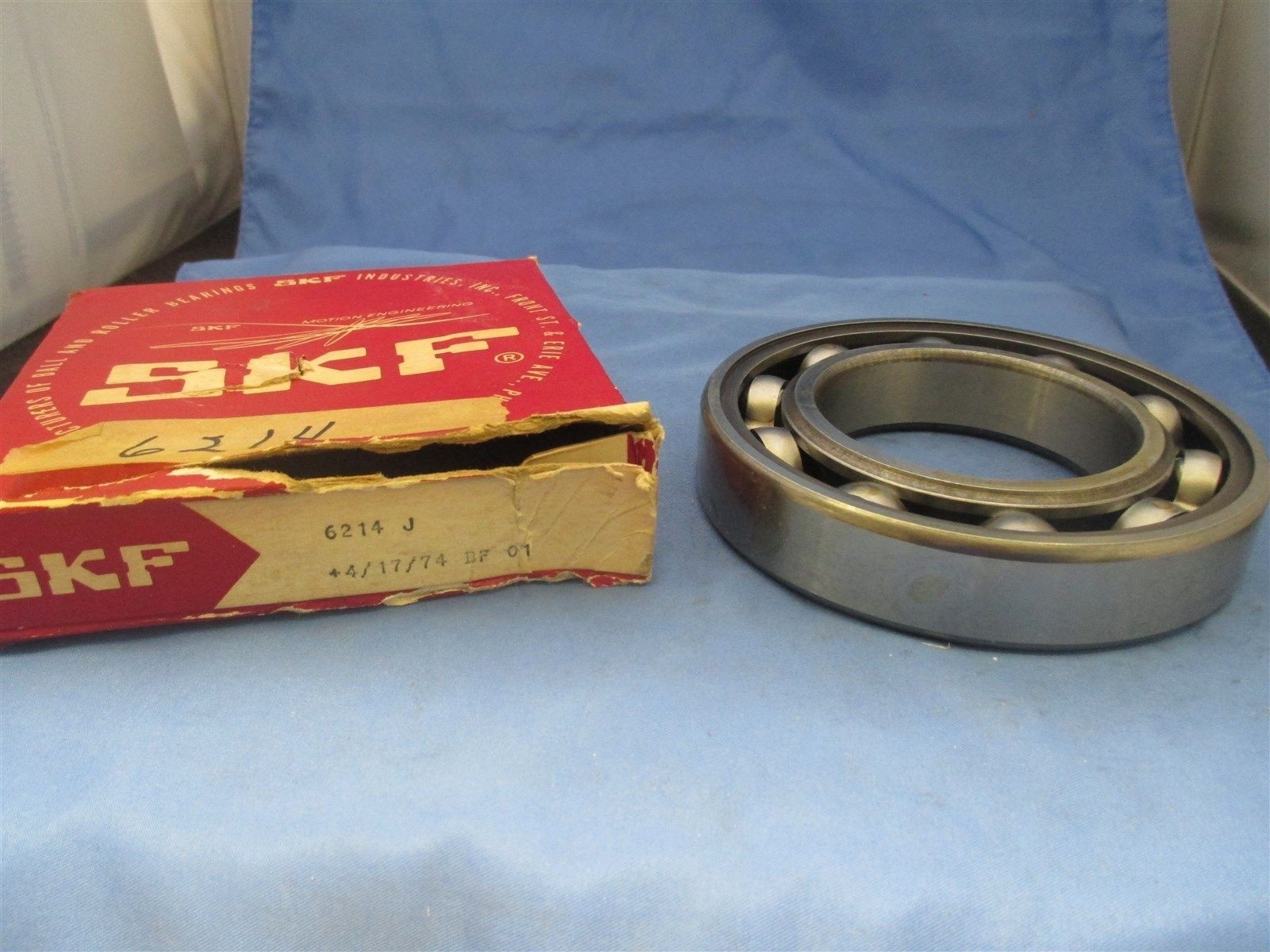 SKF Bearing 6214 J new