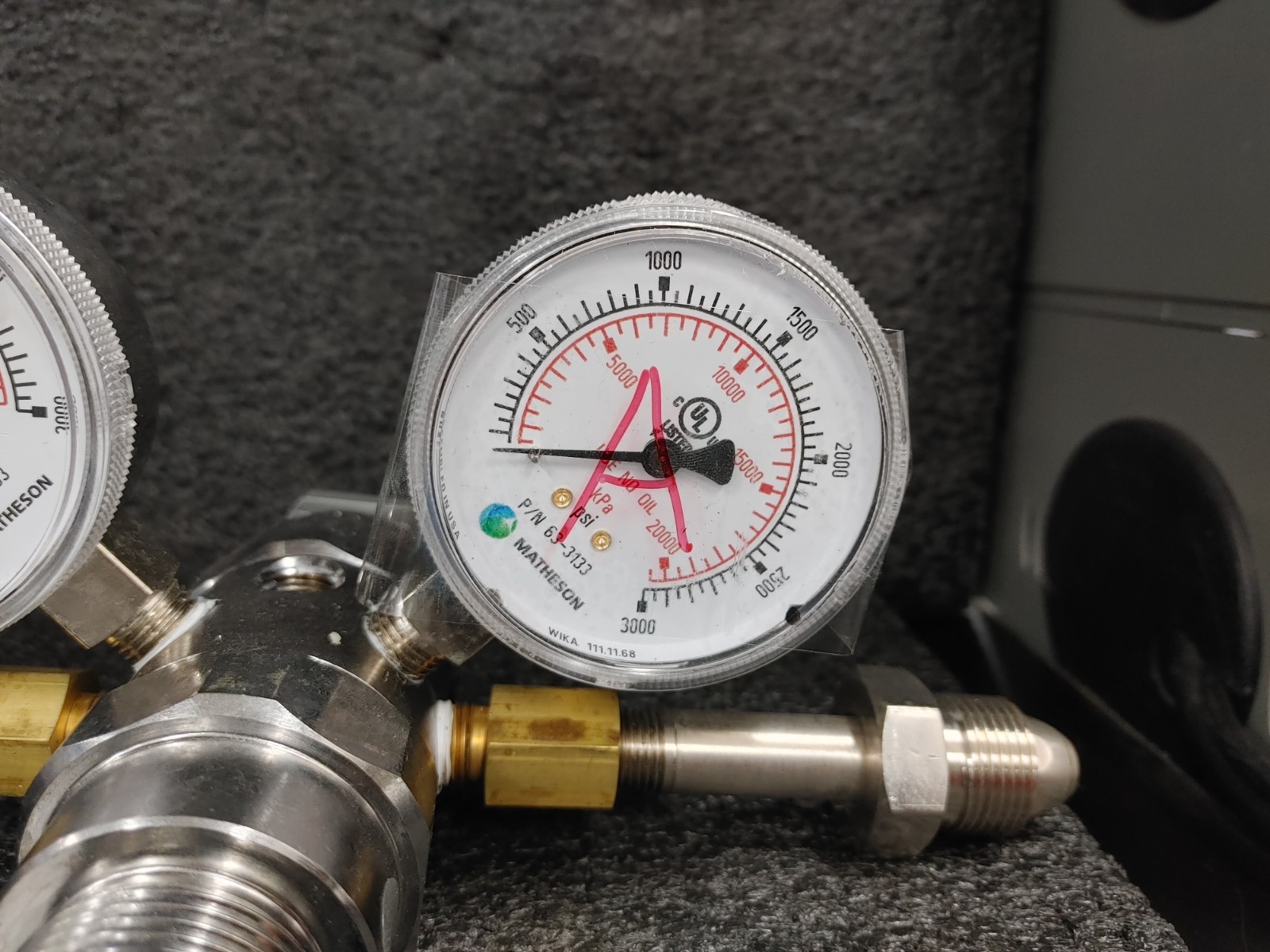 MATHESON High Purity Regulator with Pressure Gauges