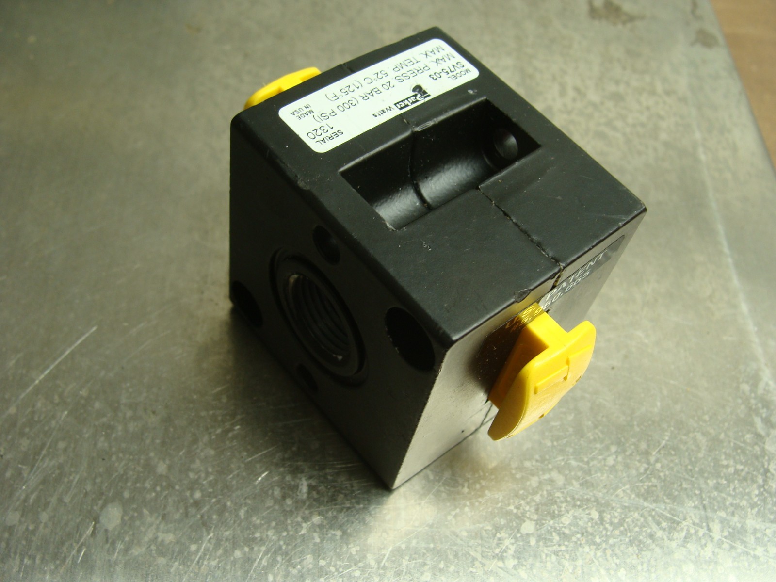 PARKER WATTS PNEUMATIC LOCKOUT VALVE SV75-03 300PSI 3/8″
