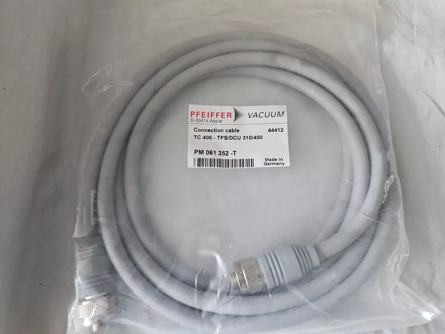 Pfeiffer PM 061 352-T Connection cable TC400-TPS/DCU 310/400