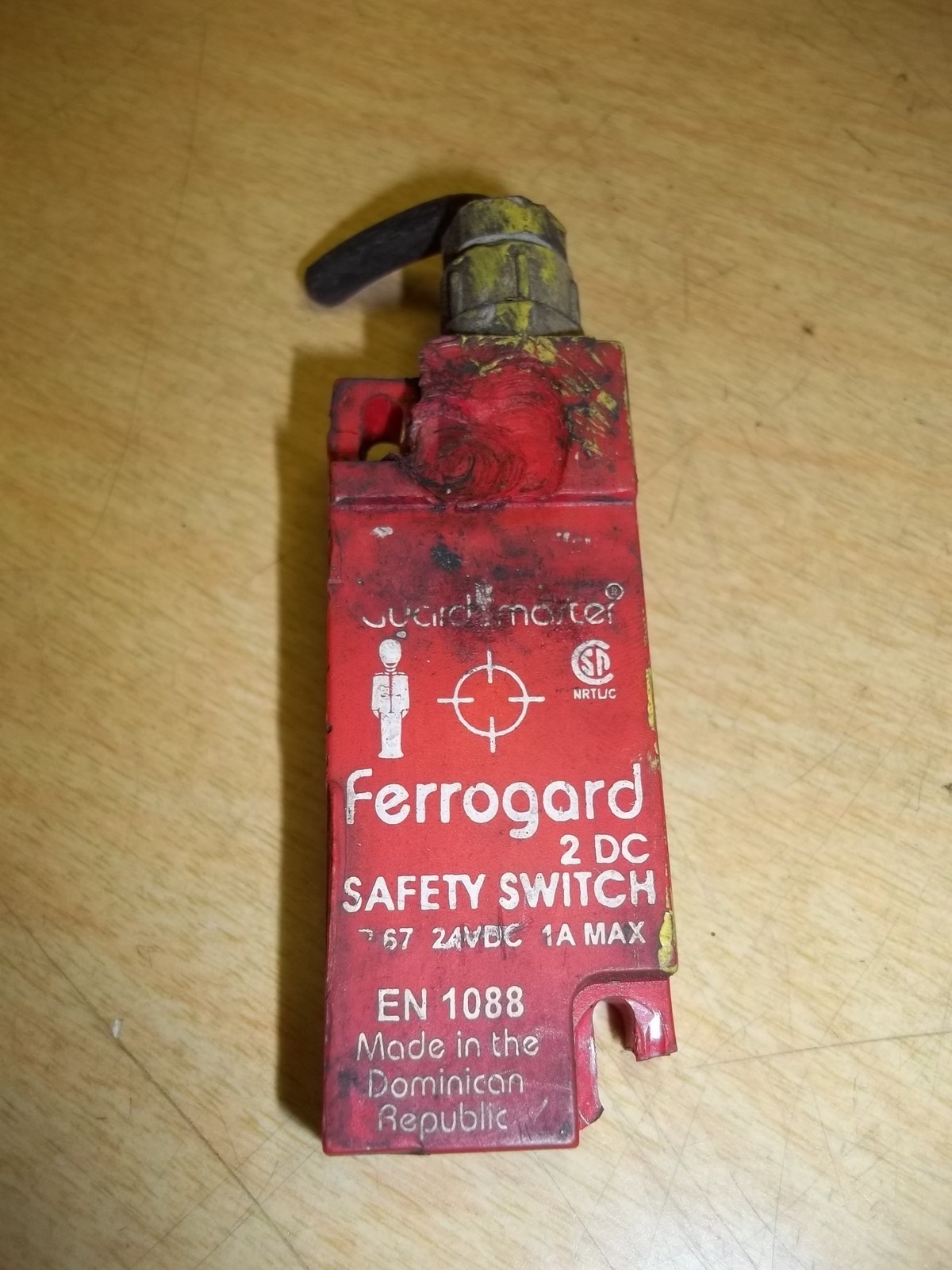 Guardmaster Ferrogard Safety Switch EN 1088 En1088 2DC *FREE SHIPPING*