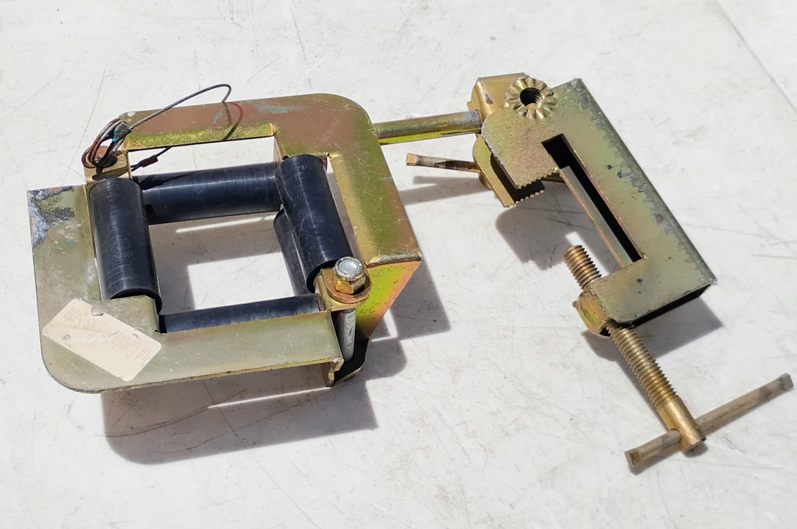 LEVITON 49001-JOE CLAMP-ON FIBER OPTIC CABLE WIRE ELECTRICAL PULLER ROUTER TOOL