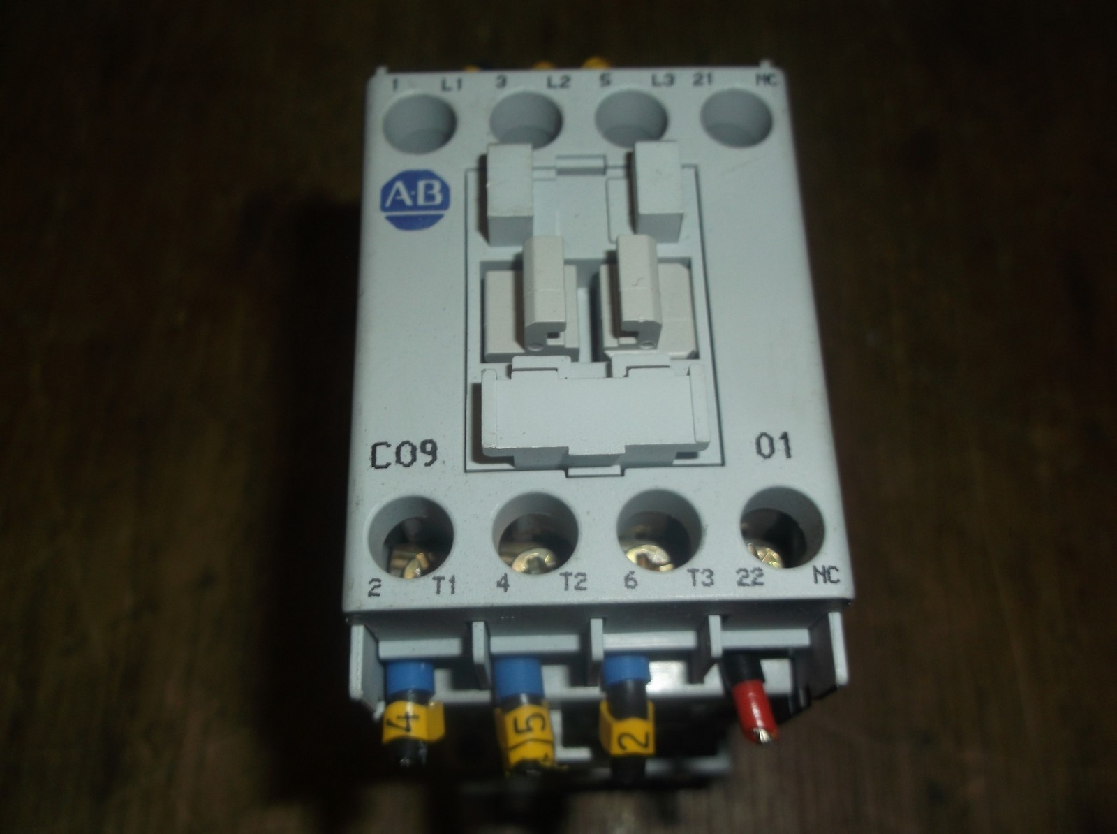 Allen Bradley 100-C09Z*01 Series A Contactor *FREE SHIPPING*