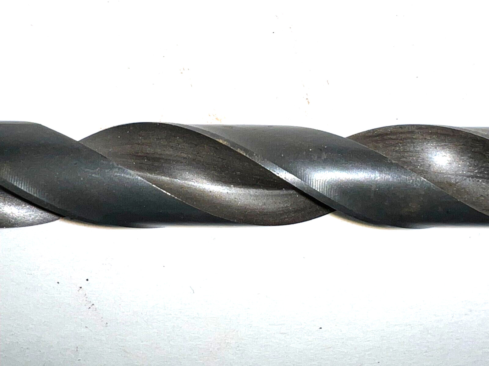 CHICAGO-LATROBE TAPERED DRILL BIT MT2 9/16″ CUT 2 FLUTE 5″ LOC 8-3/4″ OAL