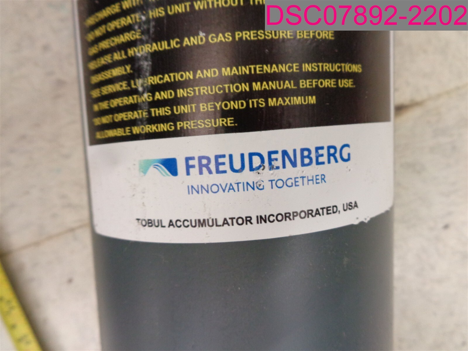 FREUDENBERG 047AT30-8-6215 Hydraulic Piston Accumulator MAX 3000 PSIG 397530