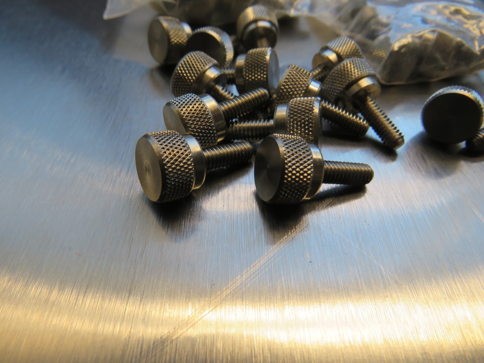 McMaster-Carr 91830A208 Thumbscrew 1/2″ Long 7/16″ Diam. Lot of 32!