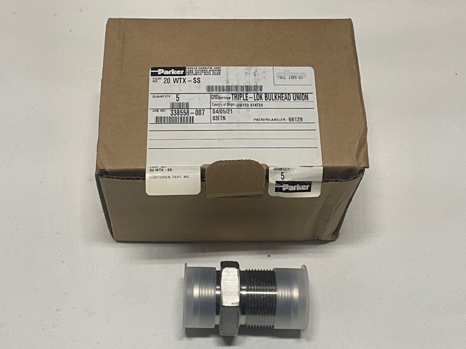 QTY 1 Parker 20WTX-SS Triple-Lok Bulkhead Union 1-1/4″ 37° Flare Stainless Steel