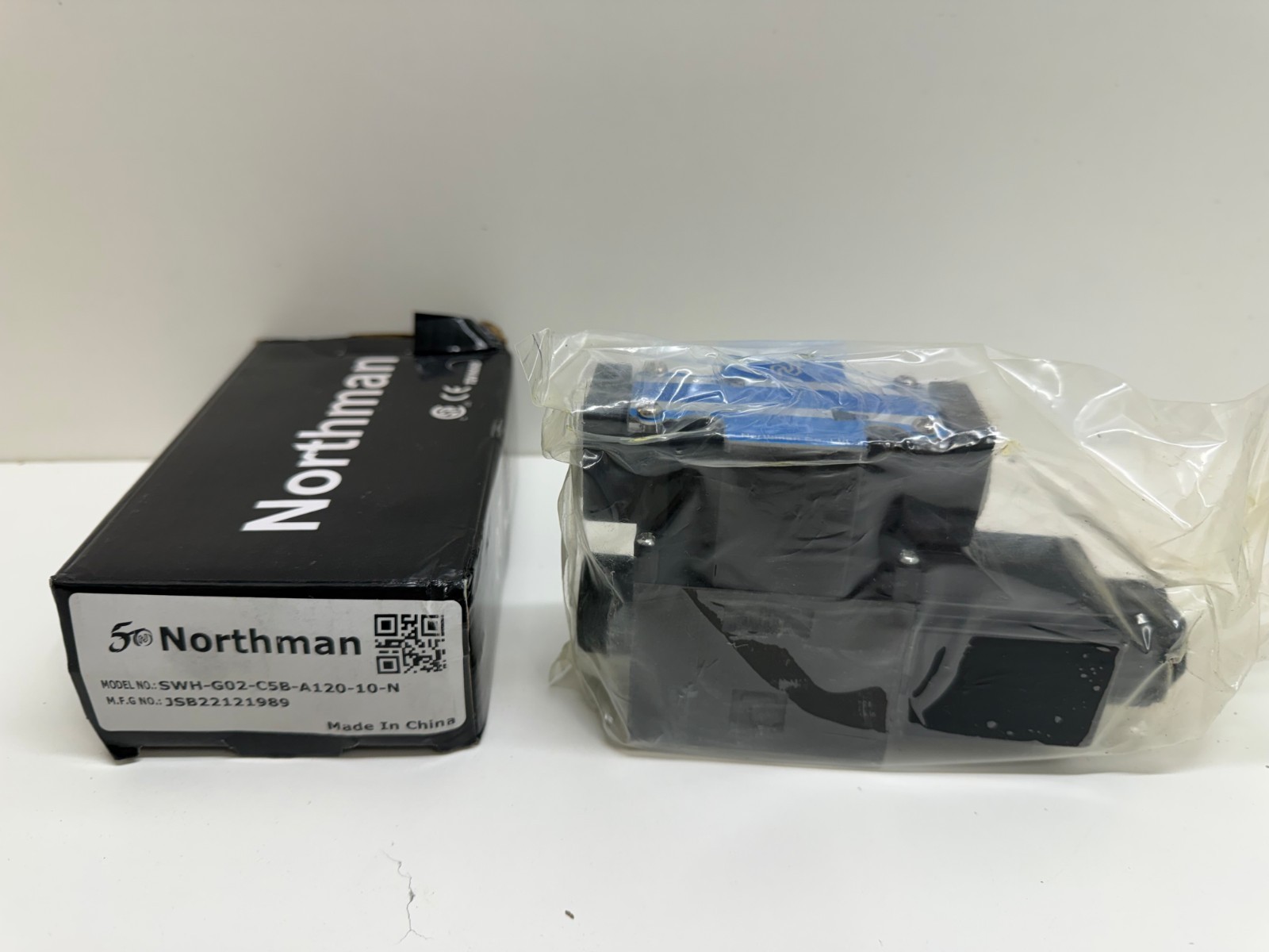 NEW OLD STOCK! NORTHMAN HYDRAULIC SOLENOID CONTROL VALVE SWH-G02-C5B-A120-10-N