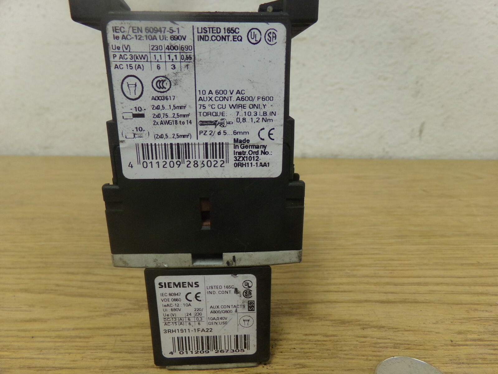 Siemens EC/EN 60947-5-1 w/ 3RH1911-1FA22 Contactor *FREE SHIPPING*