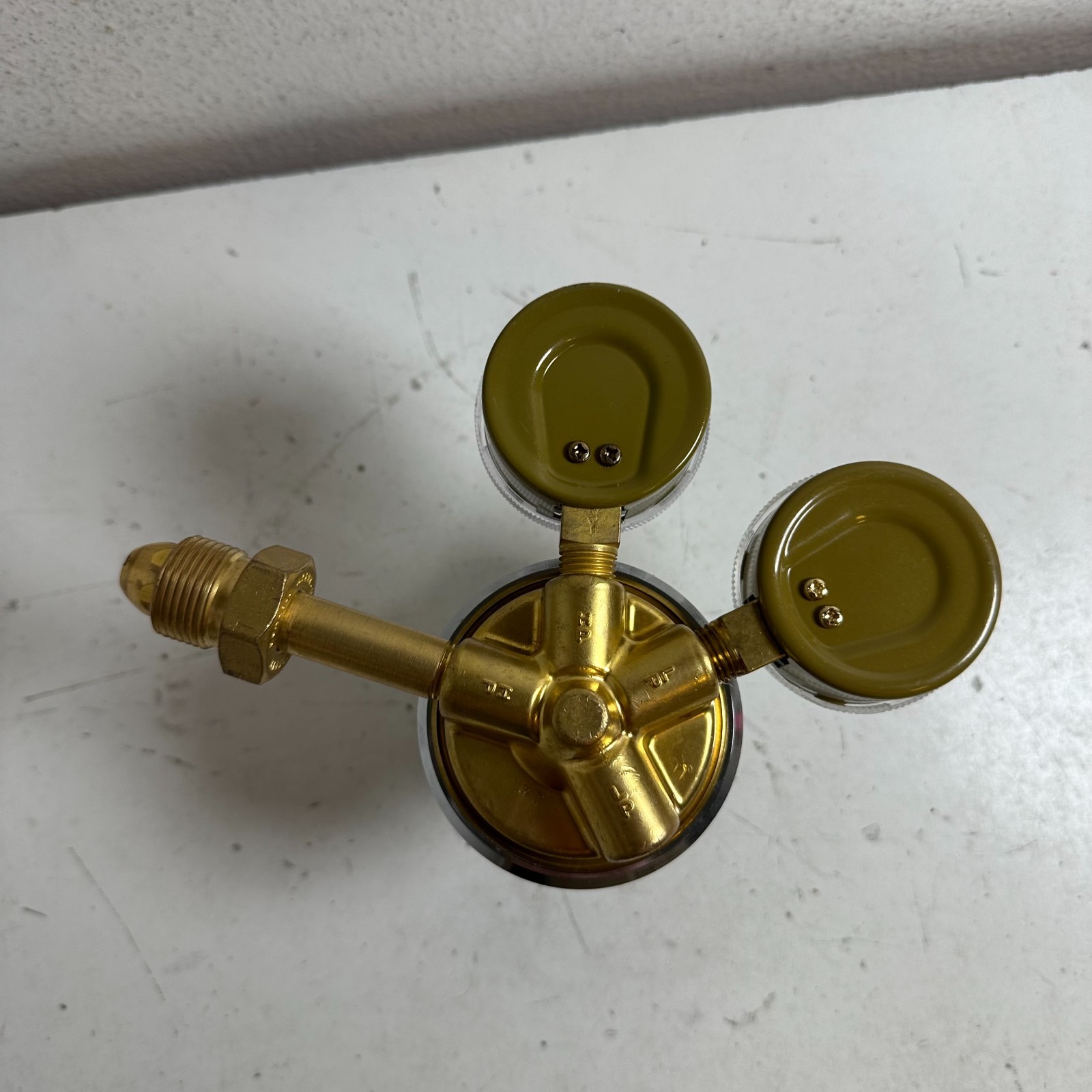 Matheson 18 Series 18H-580 3000 psi Single-Stage General Purpose Gas Regulator