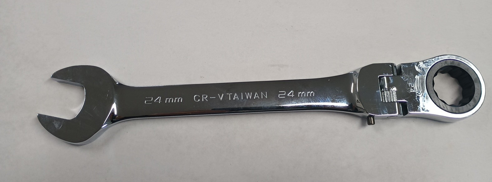 Paramount 24 mm LOCKING FLEX HEAD Ratcheting Combination Wrench Chrome