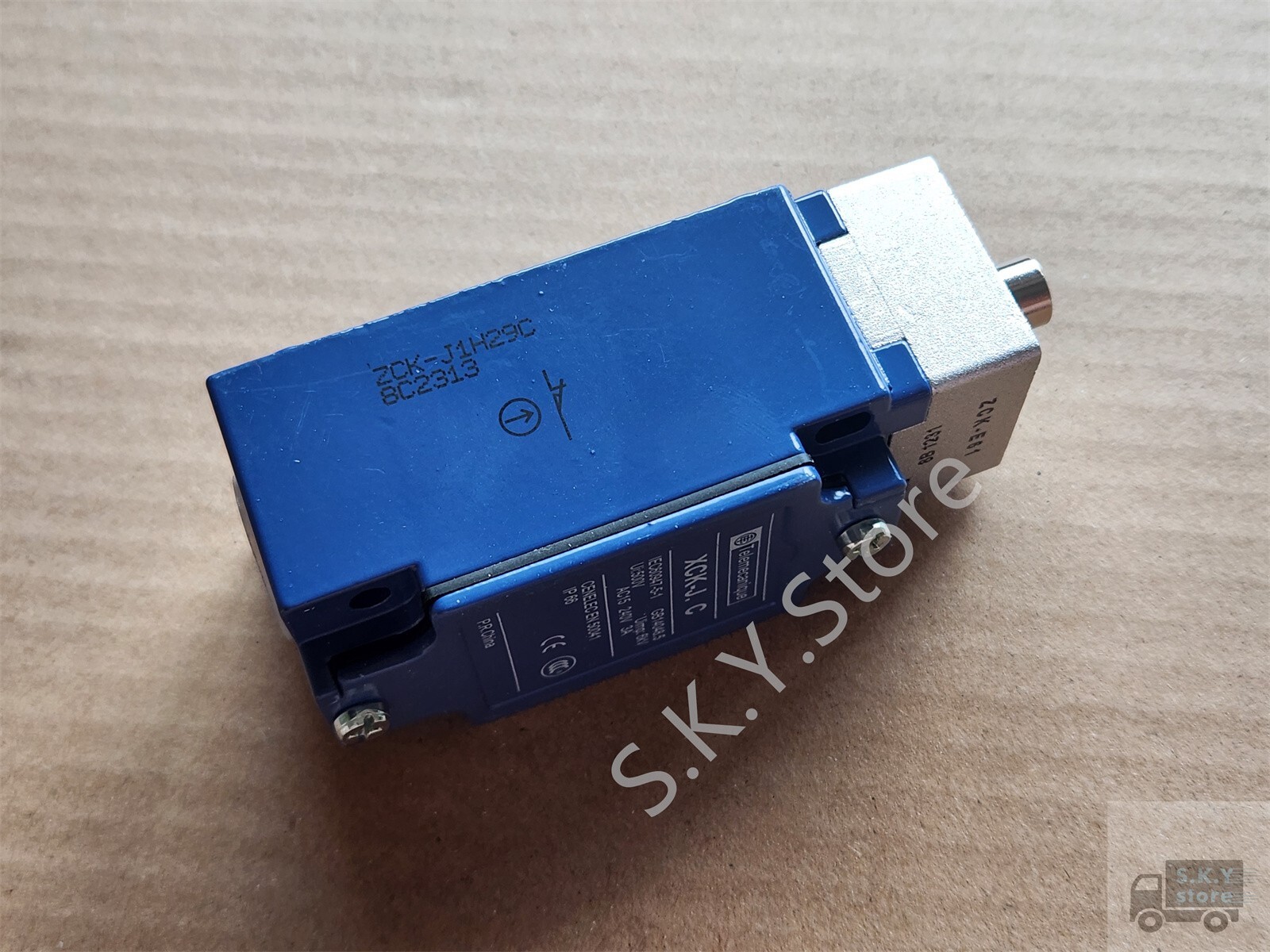 1 x New in Box XCK-J161H29C / XCKJ161H29C Telemecanique LIMIT SWITCH, Free Ship