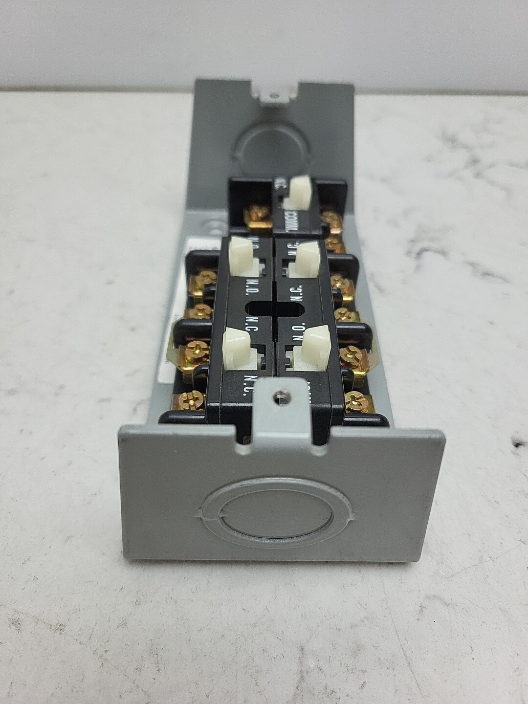 Furnas Siemens 50MA3KLE Forward Reverse Stop 3 Button Control Station *NO COVER
