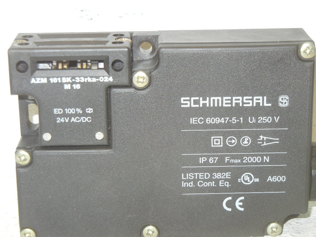 SCHMERSAL AZM 161SK-33RKA-024 M 16 USED SAFETY INTERLOCK AZM161SK33RKA024M16