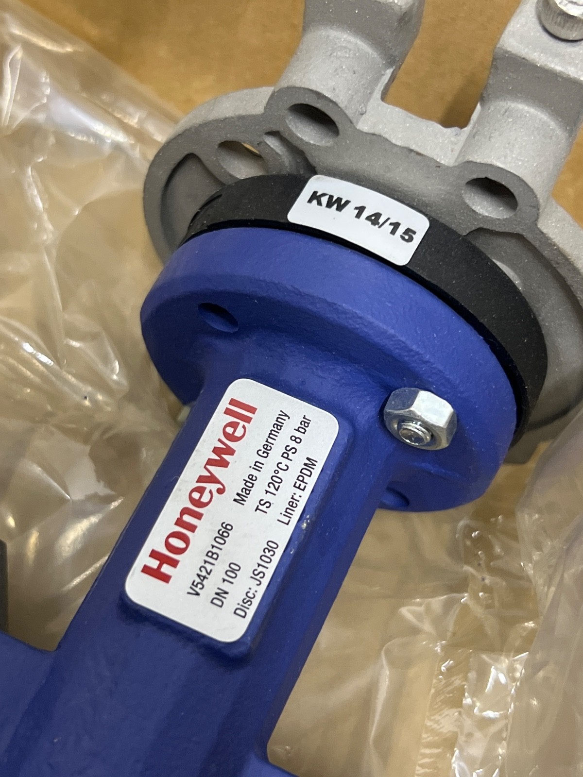 Honeywell V5421B1066 – BUTTERFLY VALVE DN100 KV763 PN6/10/16